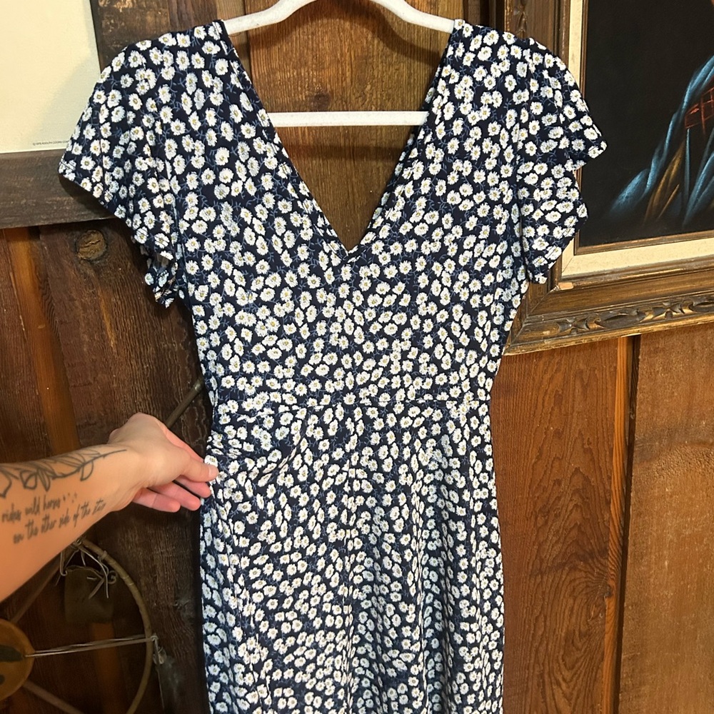 Gilli Navy and White Floral Midi Cottagecore Tie Waist Size Small
